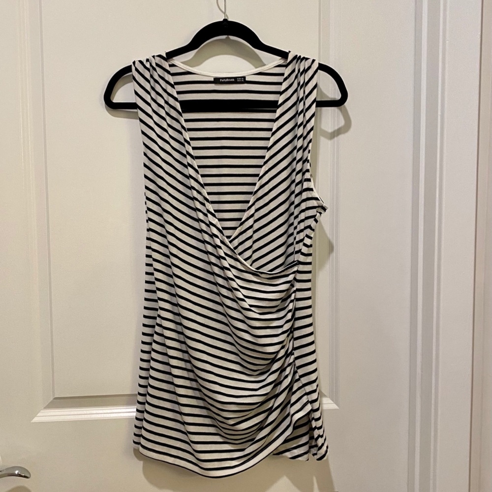 🤍🖤 PattyBoutik XL Sleeveless Black & White Top